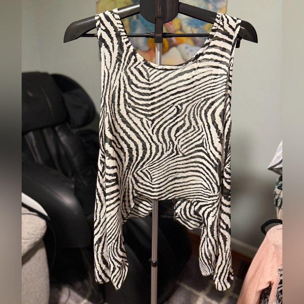 Zebra y2k handkerchief hem tank top dots large crochet inset
